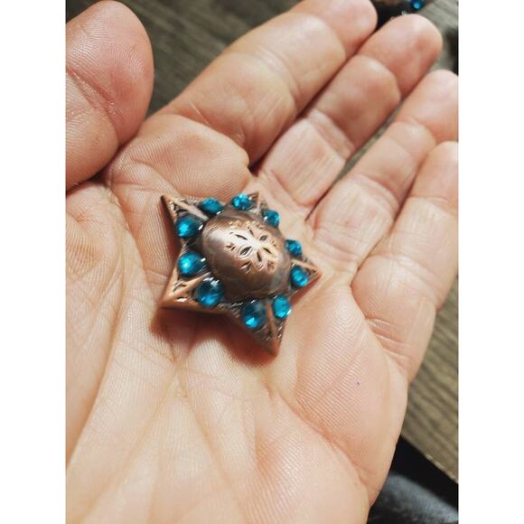 Bronze teal conchos, star bling , saddle conchos, screwback, bridle conchos - Picture 3 of 3